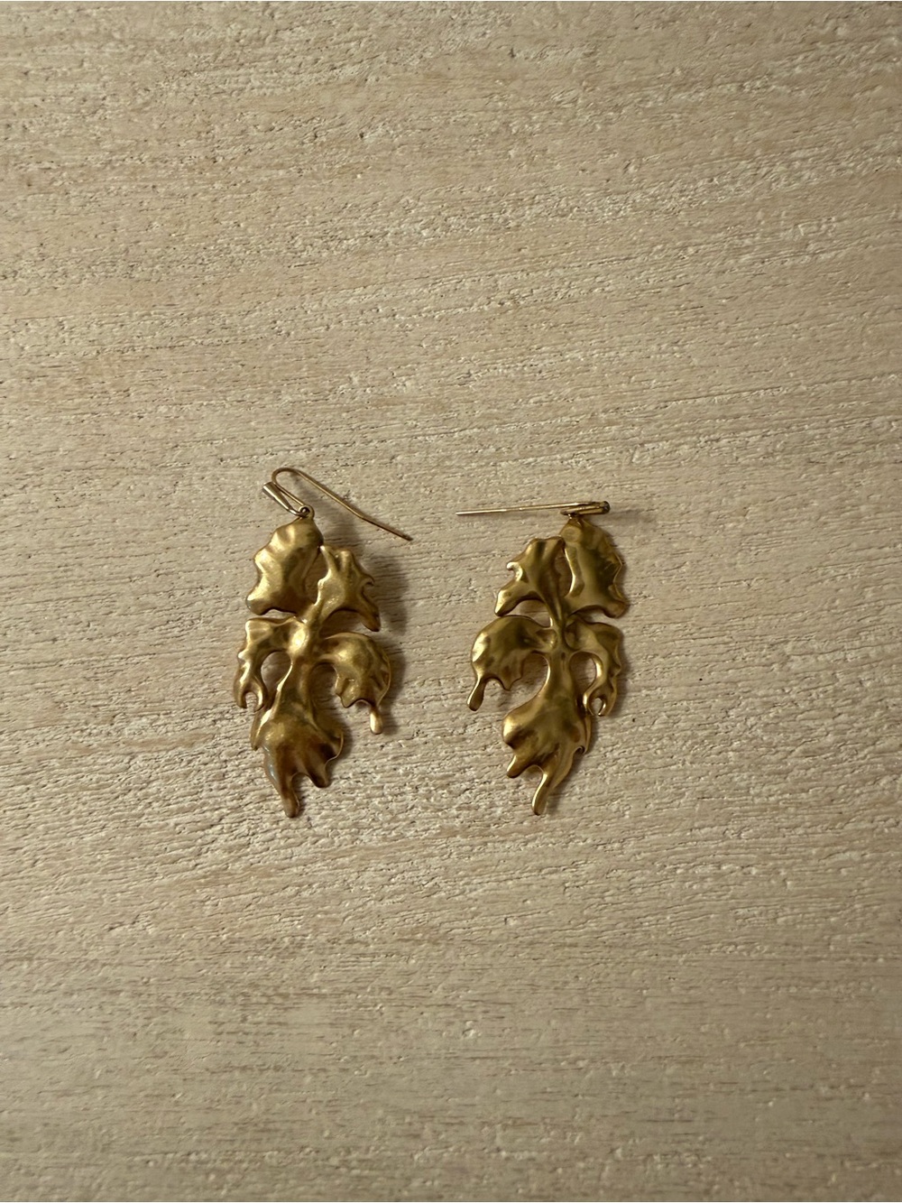 Kendra Scott Gold Leaf Drop Earrings